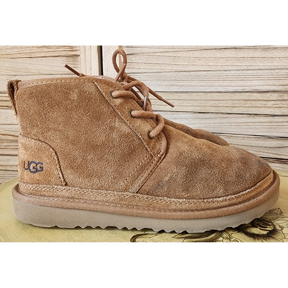 UGG Kids Youth Sz 4 Chestnut Suede Neumel Lace Up Chukka Boots Fall Winter Cozy